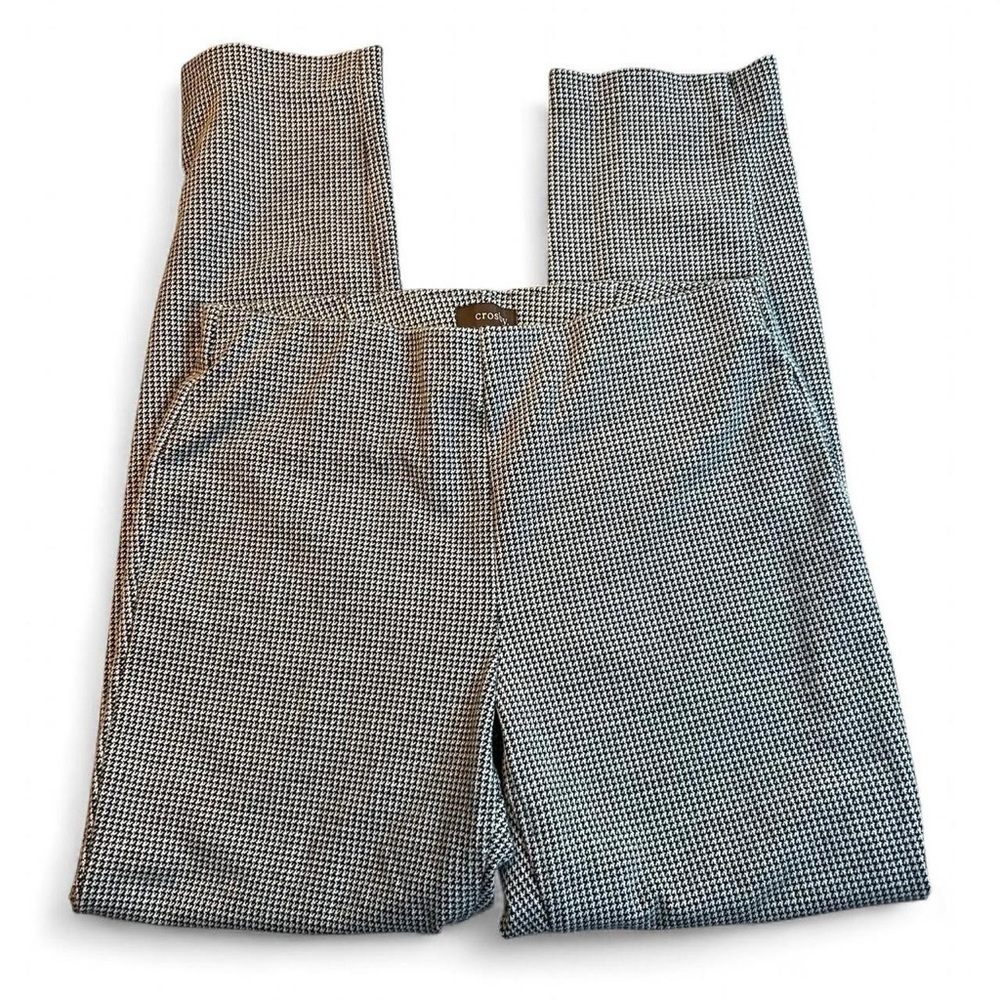 Crosby Dress Pants – Size Small
Classic black & white houndstooth 🖤🤍